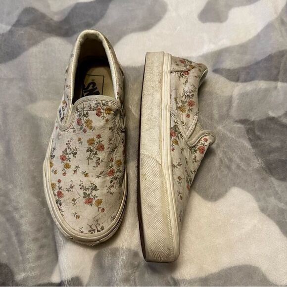 🍄 Vans White Floral Slip on Sneakers - Picture 1 of 10